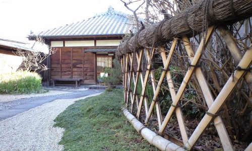 一茶双樹記念館(一茶庵)